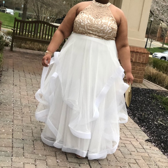 Prom dress - Picture 1 of 3